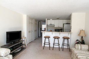 26 Living room - Kitchen